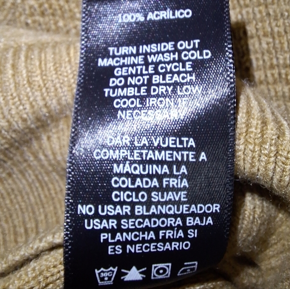 A Geoffrey Beene long sleeve turtleneck sweater in a size large. - Picture 4 of 5